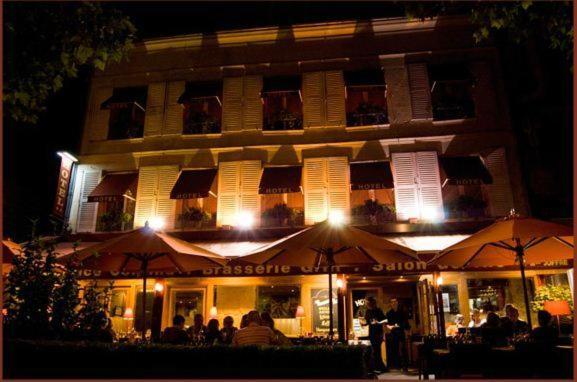 שנטילי Hotel L'Avenue מראה חיצוני תמונה