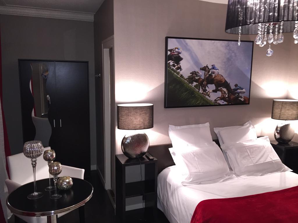 שנטילי Hotel L'Avenue מראה חיצוני תמונה