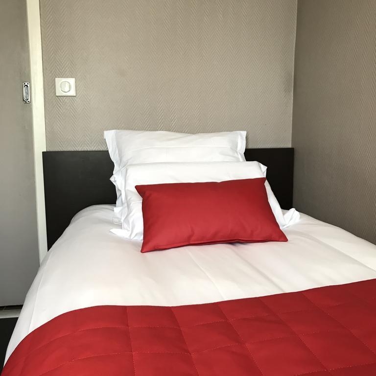 שנטילי Hotel L'Avenue מראה חיצוני תמונה